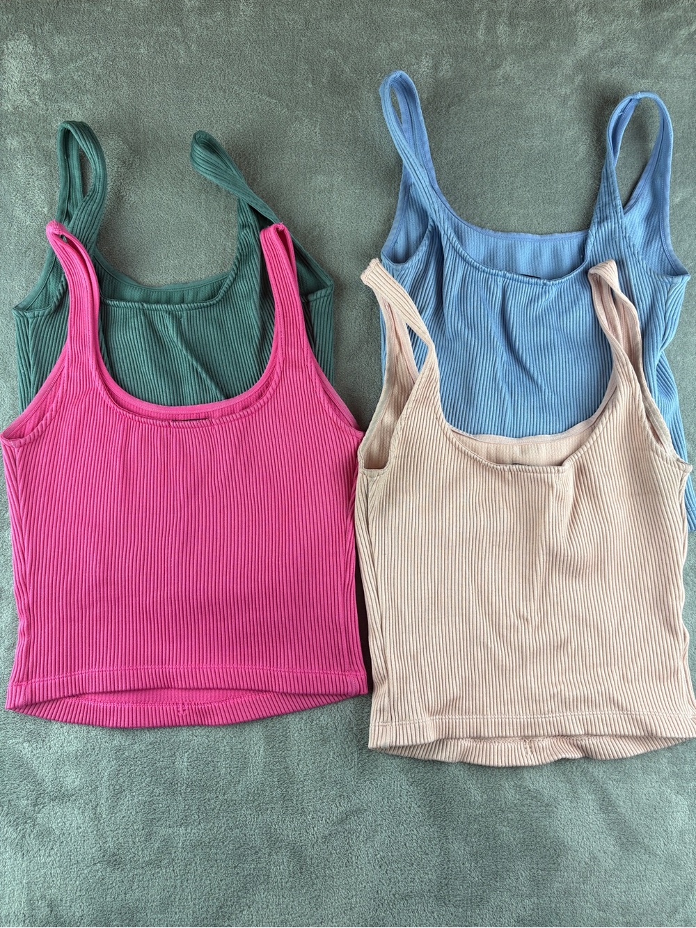 Dynamite Ribbed Crop Tank Tops 4-Pack XS - Picture 3 of 7